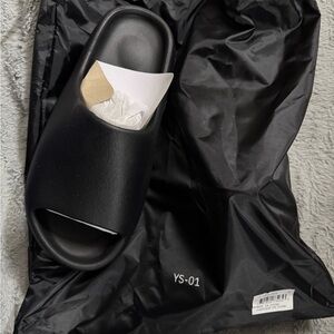Yeezy Black Slide Sandals YS-01 BLACK